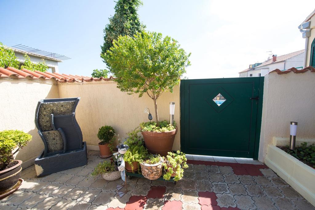 Apartments Marija Near Center Vodice Kültér fotó